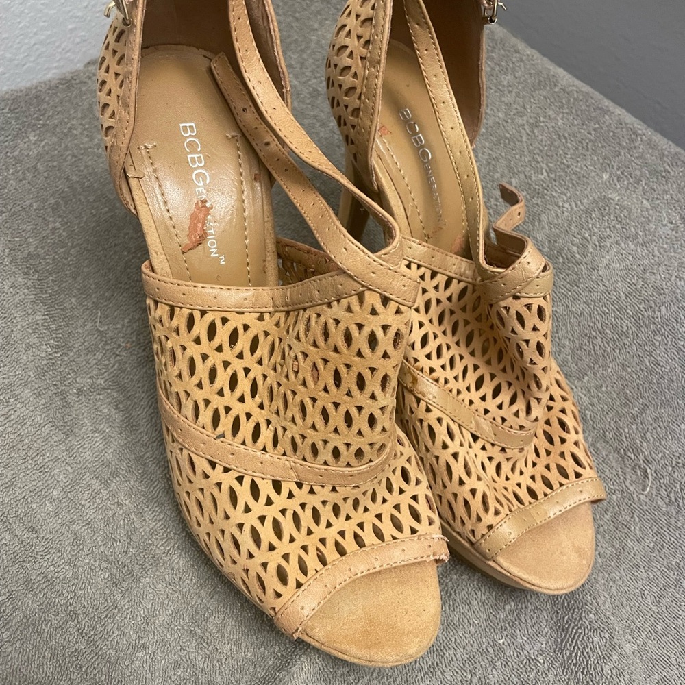 BCBG Women's Tan Peep-Toe Heels